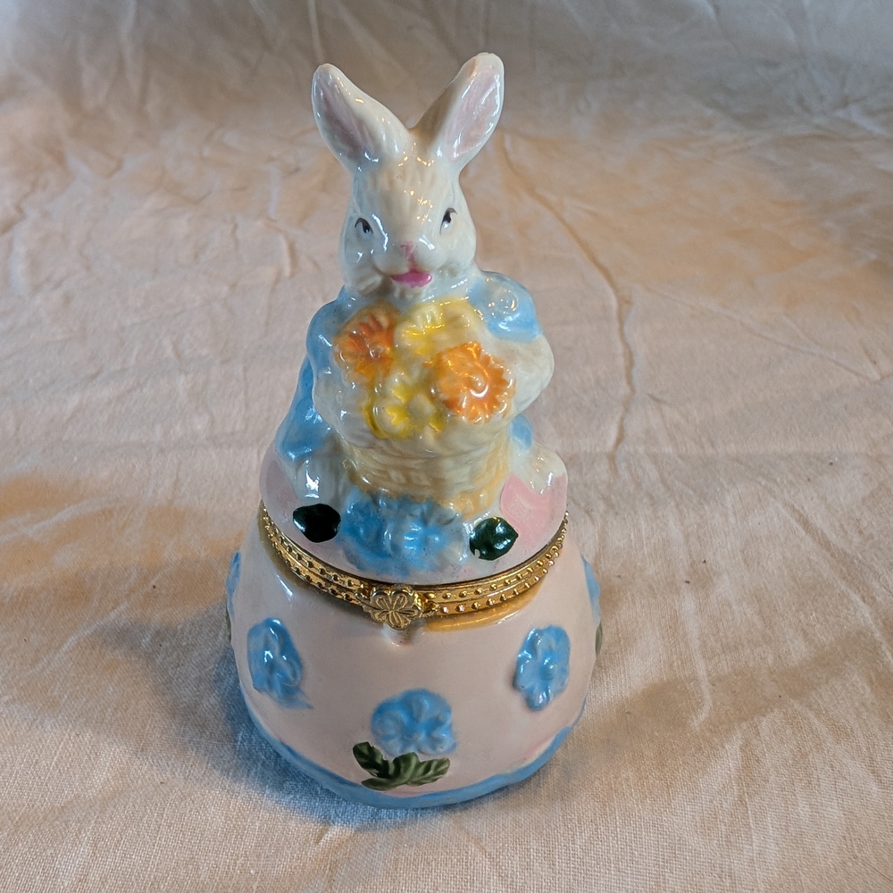 2/30$ Vintage Ceramic Bunny Trinket Box with Blue and Yellow Details